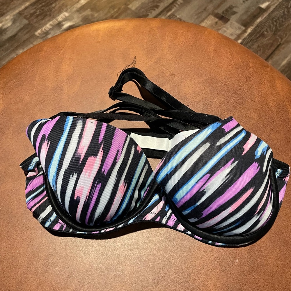 Victoria’s Secret VS PINK 32B‎